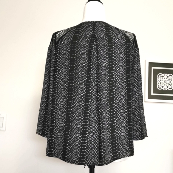 Dex 3/4 Sleeve Snakeskin Top with Lace Detail - Picture 3 of 8